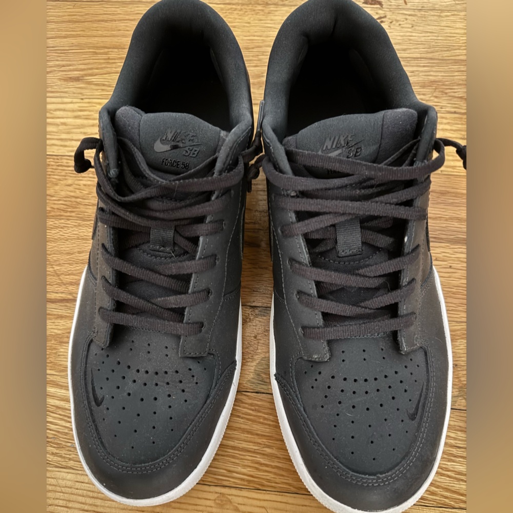 NIKE SB Force 58 Premium - BLK/WHT. SZ. 10.5